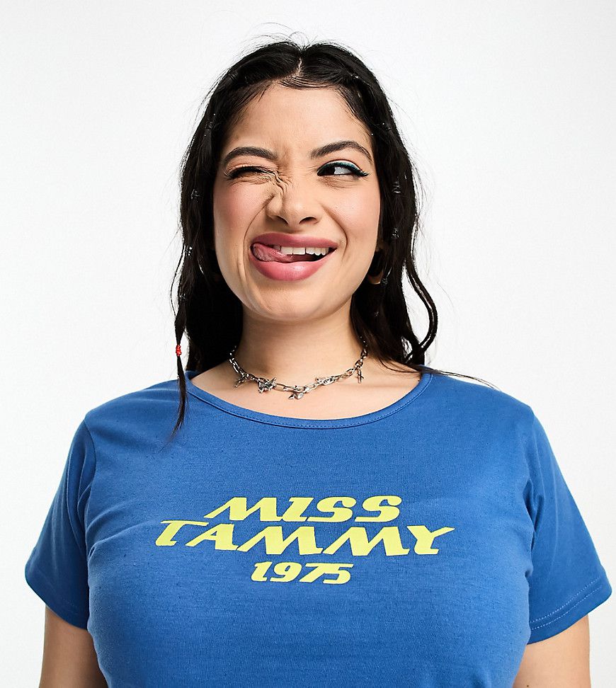 Tammy Girl Plus - T-shirt con grafica "Miss Tammy 1975" - Tammy Girl Curve - Modalova