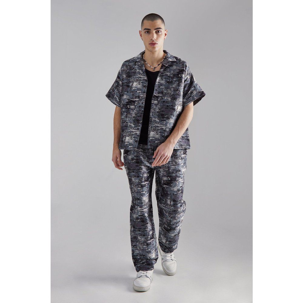 Set camicia squadrata in fantasia militare con trama & pantaloni - boohoo - Modalova