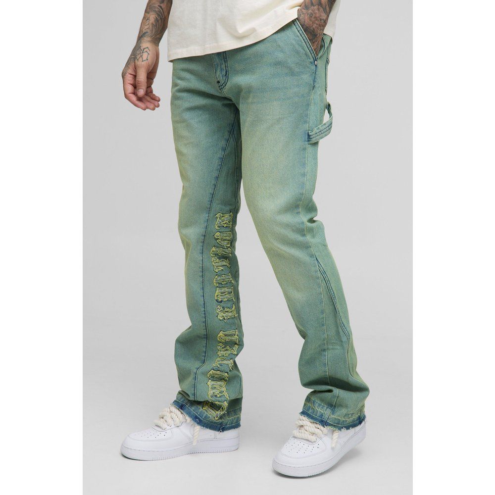 Jeans a zampa Tall Slim Fit con applique colorate e inserti interni - boohoo - Modalova